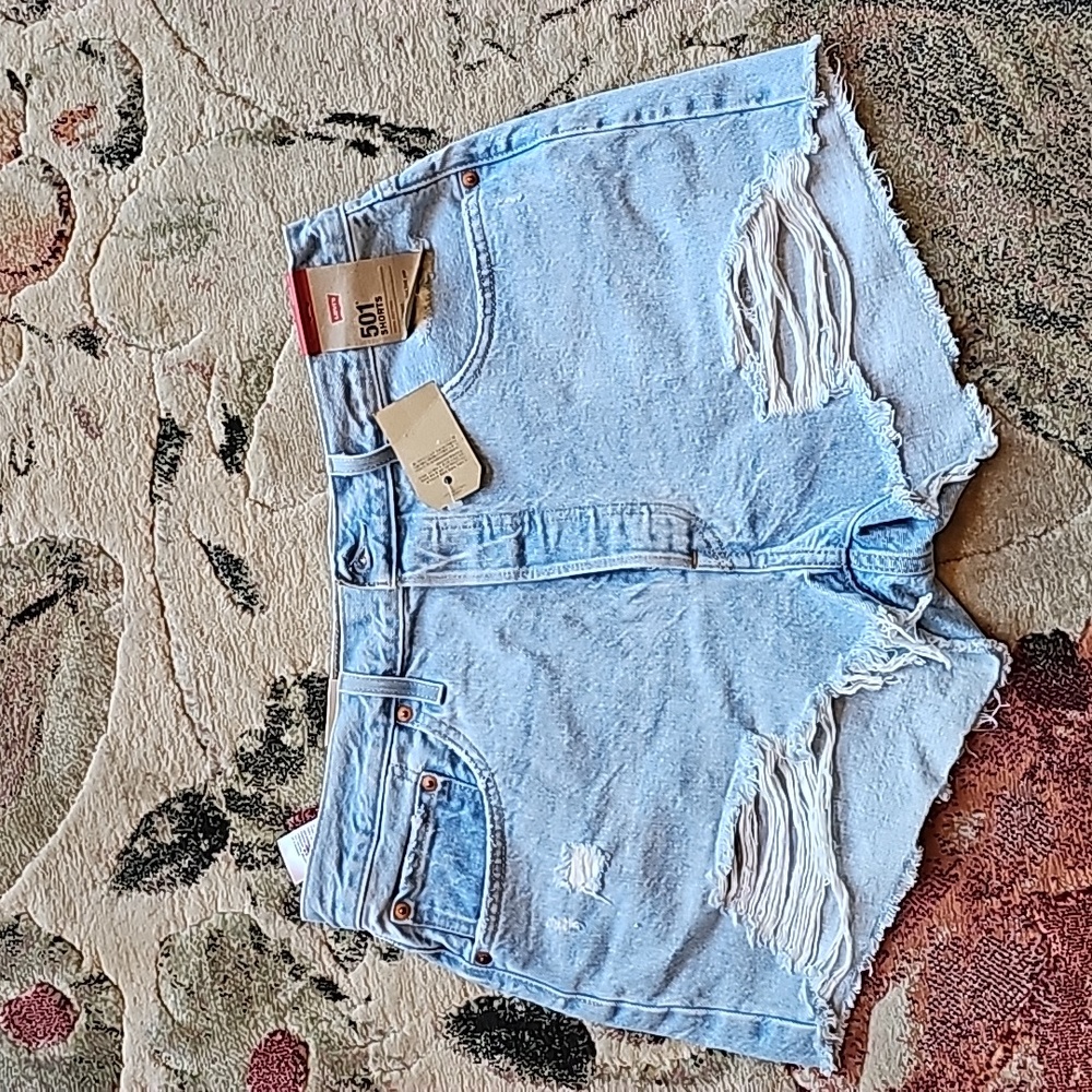 Levis 501 denim distressed shorts